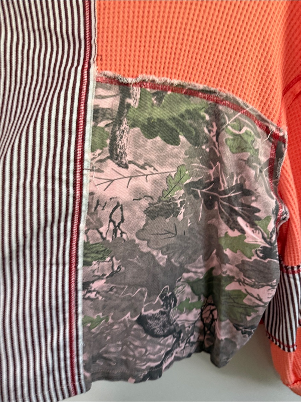 POL Coral/Camo Mixed-Panel Button-Front Shirt - Picture 10 of 10